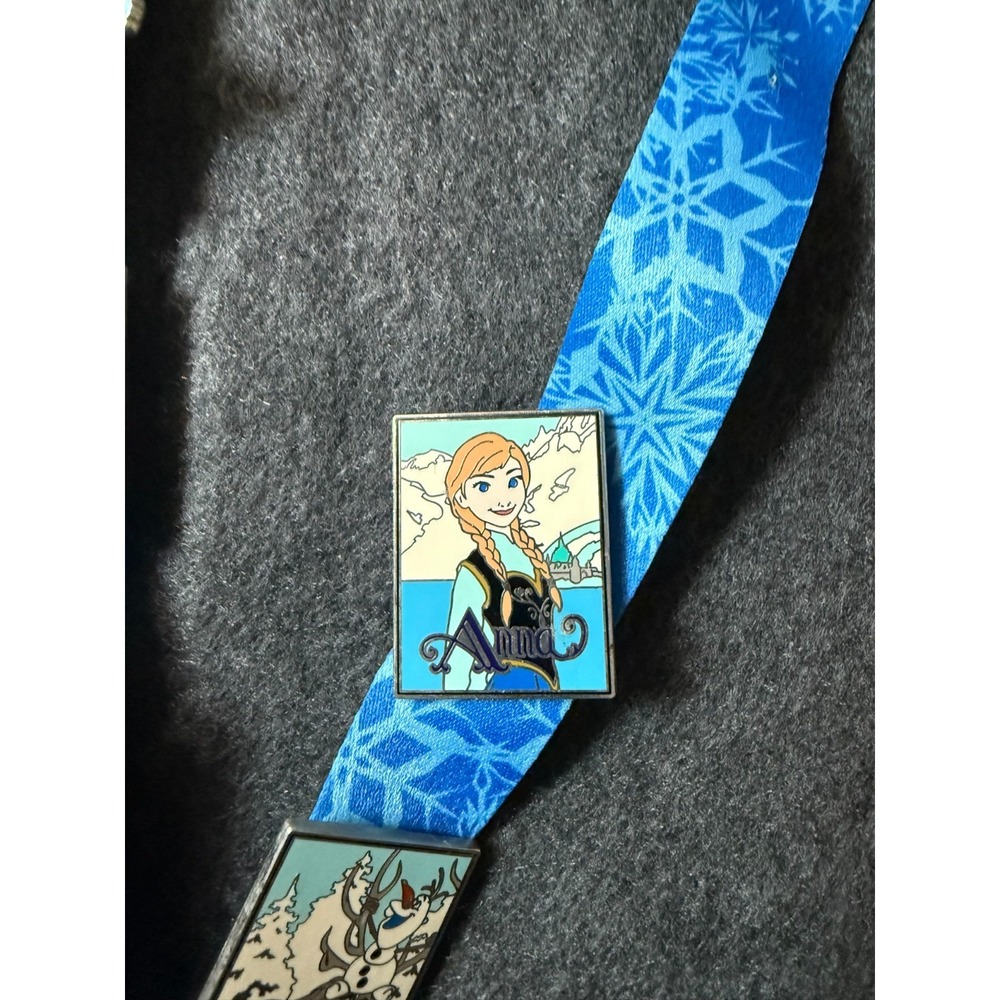 Disney FROZEN Lanyard Pin Starter Set (with extra pins) - Picture 6 of 9